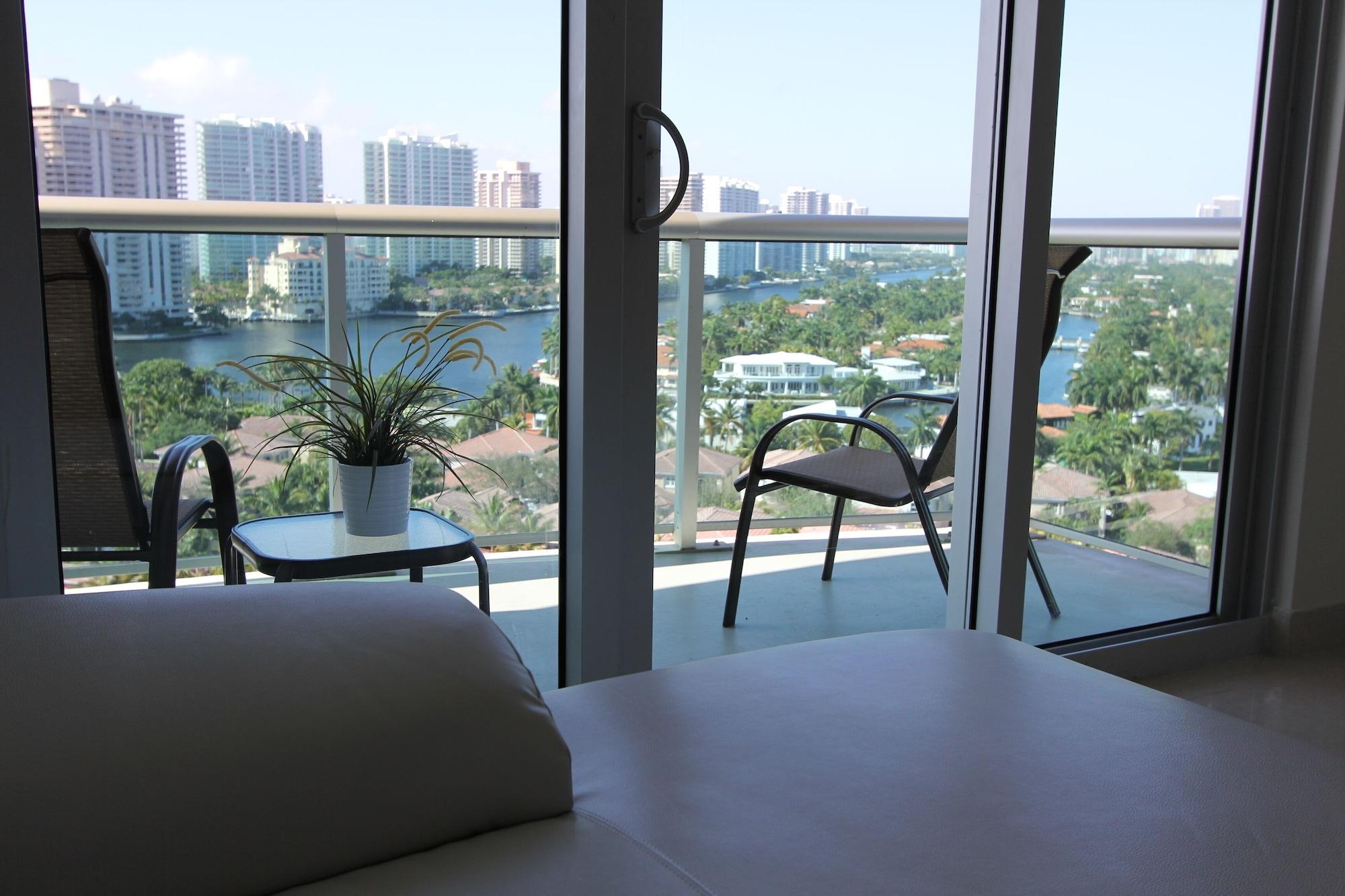 Ocean Reserve Sunny Isles Beach Exterior photo