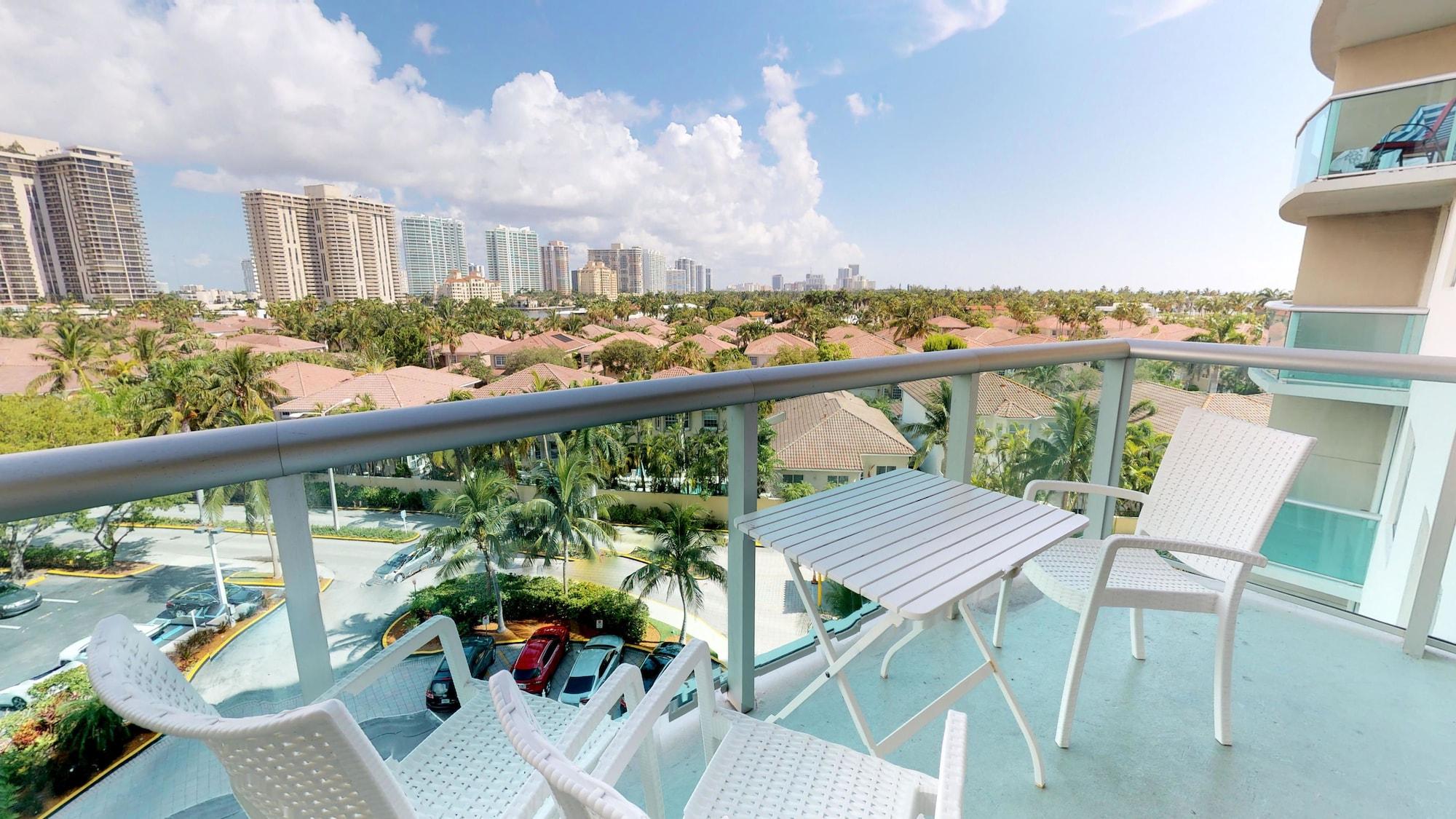Ocean Reserve Sunny Isles Beach Exterior photo