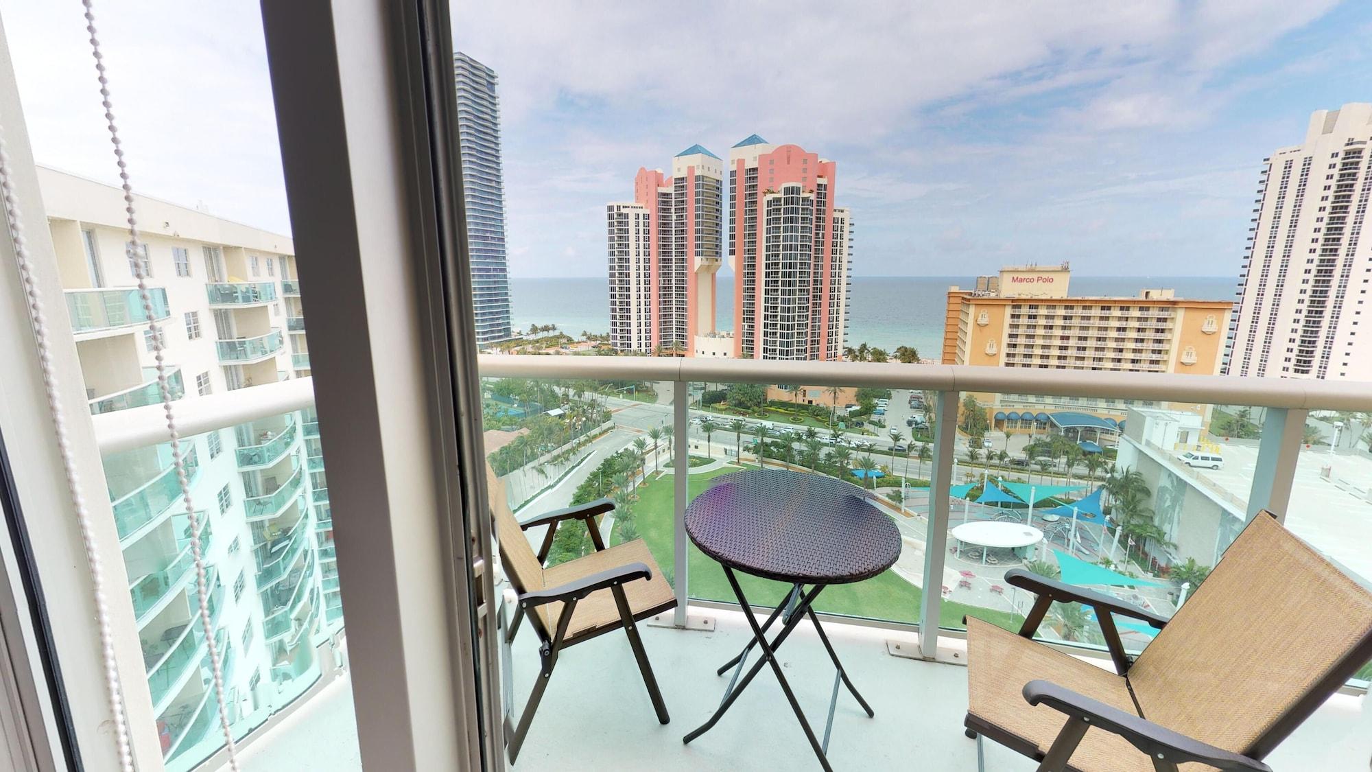 Ocean Reserve Sunny Isles Beach Exterior photo
