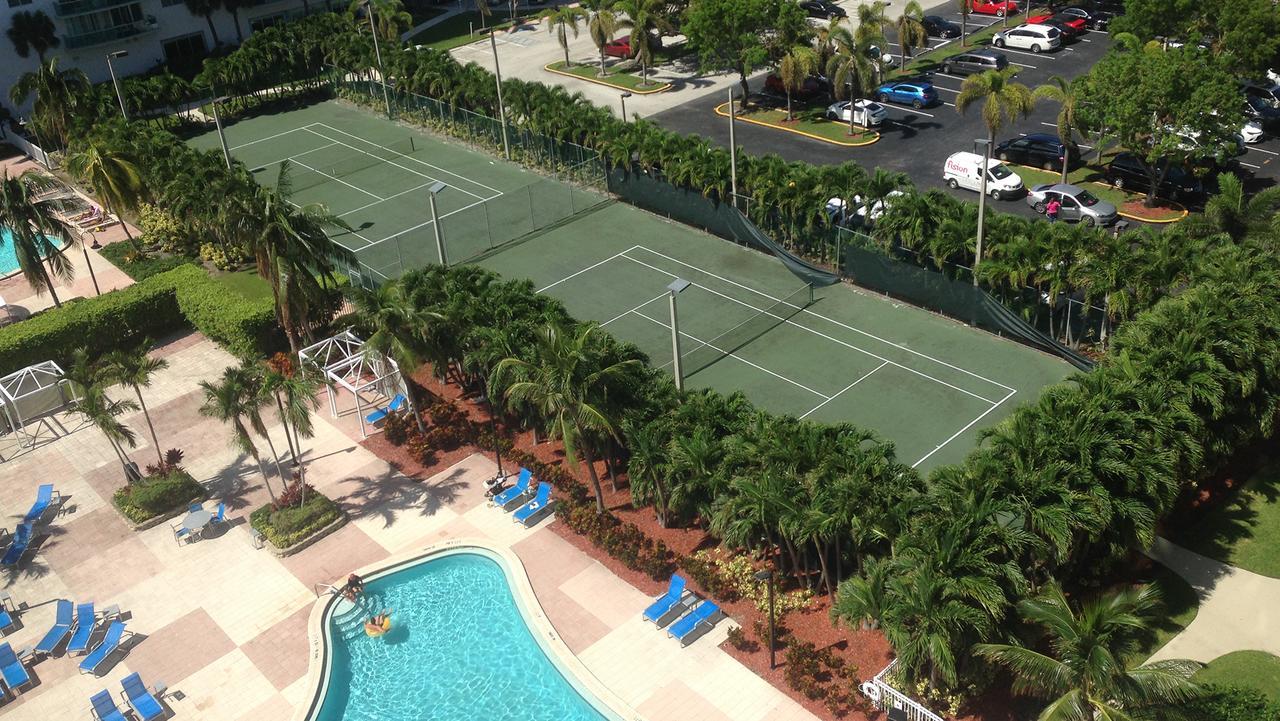 Ocean Reserve Sunny Isles Beach Exterior photo